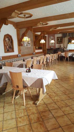Pension Singer – Birgitz, IL