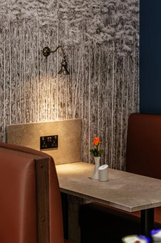 Oliver Plaza Hotel - image 2