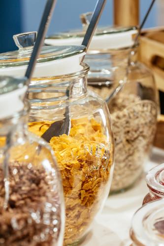 Oliver Plaza Hotel - image 6