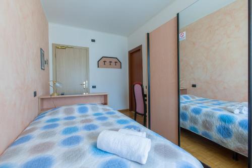 Comfort Single Room with Spa Access