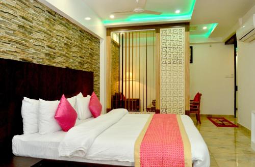 2 queen beds