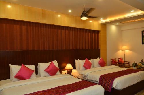 Hotel SGT Plaza photo 4