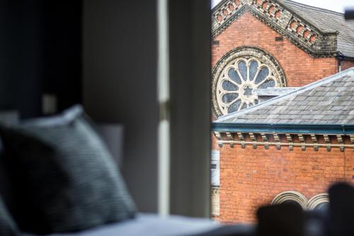 AJY Birmingham City Centre Viva Apartment - image 12