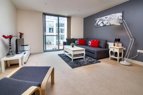 AJY Birmingham City Centre Viva Apartment - main image