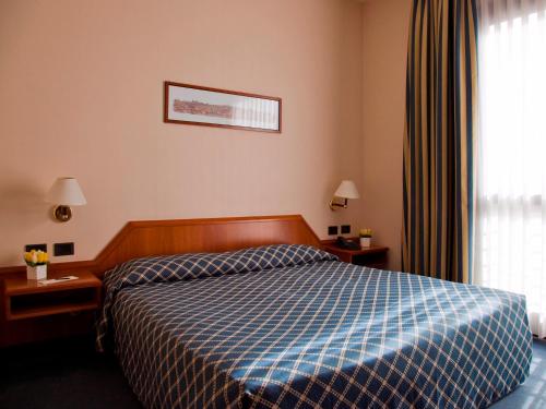 Hotel Zone - main image