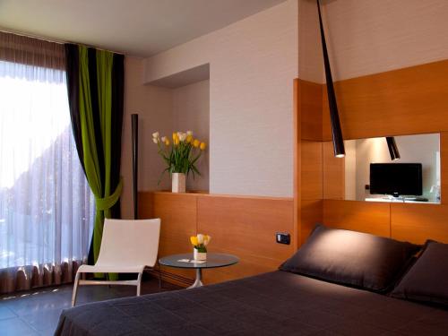 Hotel Zone, Rome