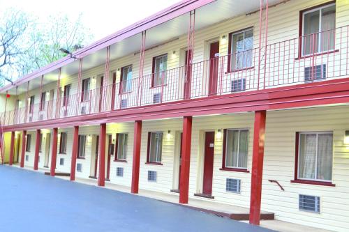 Passport Inn Niagara Falls - image 5