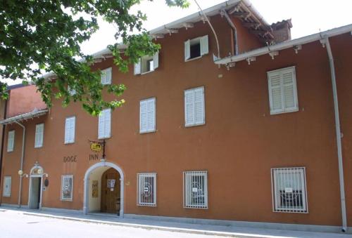 Doge Inn - main image
