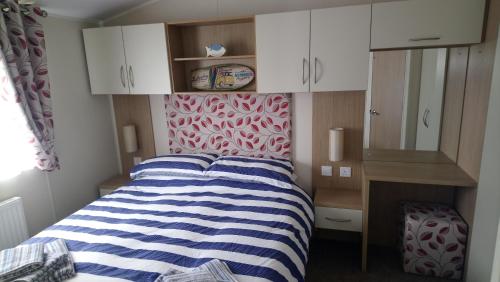 Bude Caravan Caromax - Families and Couples Only