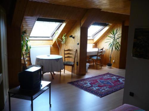 Alt Weeze - image 8