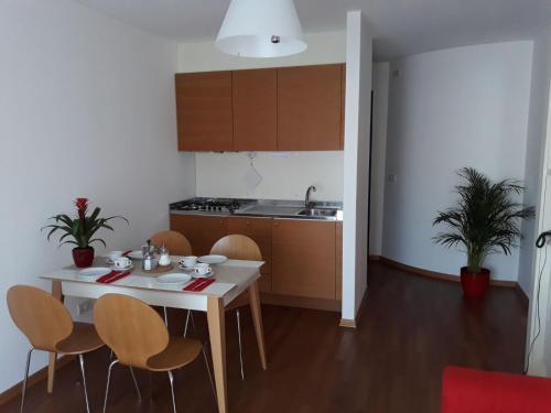 One-Bedroom Apartment with Balcony image 10