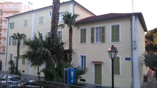 L'ilot Fleuri - main image