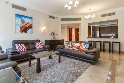 Beachfront Two Bedrooms on Palm Jumeirah by Deluxe Holiday Homes - image 4