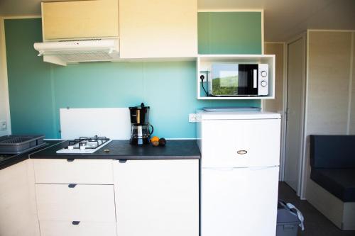 virtuve, Camping les Chenes in Chauzon