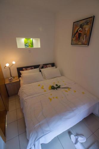 Apartment with Terrace image 10