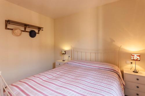 Lets Holidays apartment Pau Moreu - image 6