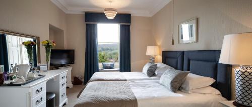 Classic Twin Room with Private External Bathroom Keld
