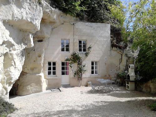 Le Troglo gîte à louer Beaumont-en-Véron