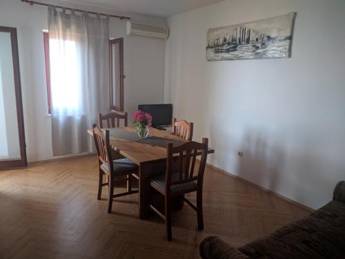 Apartments Kuzman - image 4