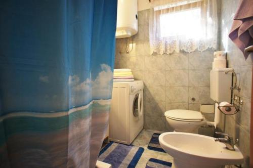 Holiday home Emina