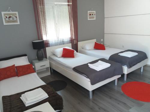 Apartments Benic - image 6