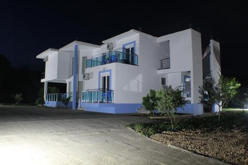 Gjinaj Apartments - image 3