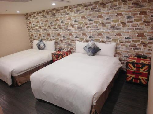 2 double beds