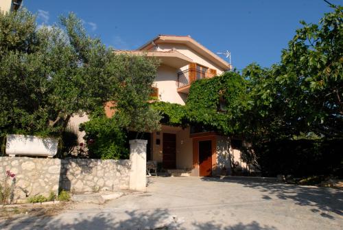  GARDEN&FLOWERS in Srinjine