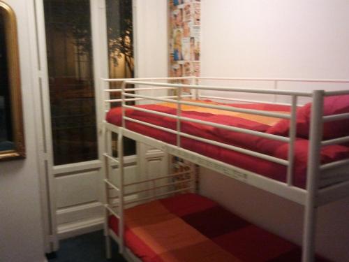 1 bunk bed