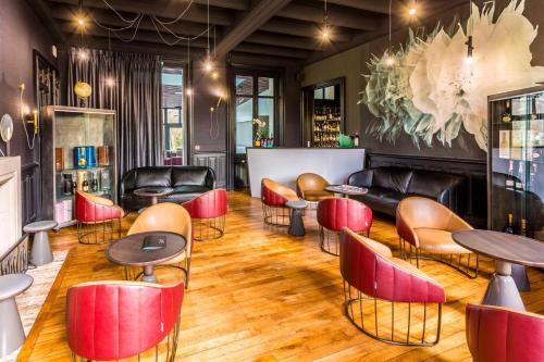 酒吧/高級酒吧, Hotel Château de la Barbinière (Hotel Chateau de la Barbiniere) in 塞夫勒河畔聖洛朗