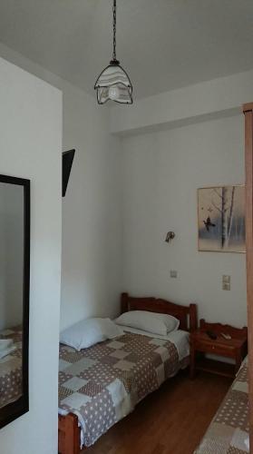 Twin Room image 7