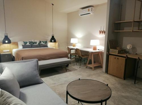 room detail thumbnail 1