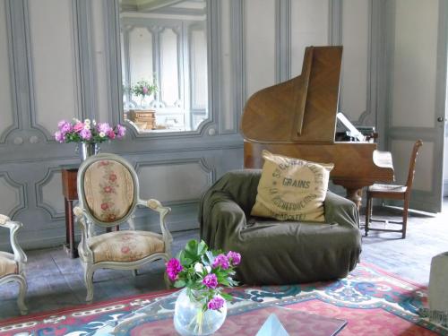 Buitenkant, Eco Logis de Chantegrolle in Champagne-Mouton