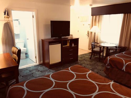 Berkshire Inn - image 6