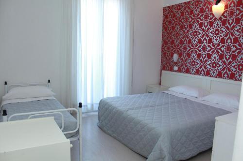3 twin beds