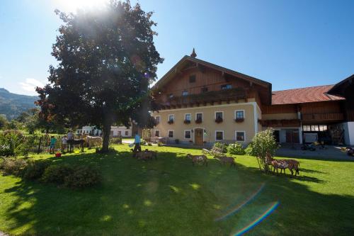 Kinderparadies Bachbauer - Hotel - Mondsee