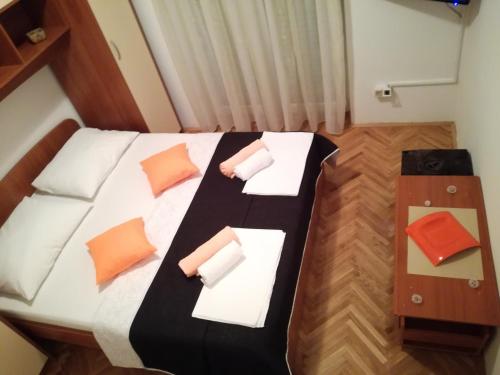 One-Bedroom Apartment image 10