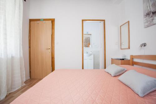 Guesthouse Trogir Proto - image 9