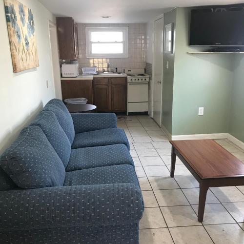 2 bedrooms, 5 beds