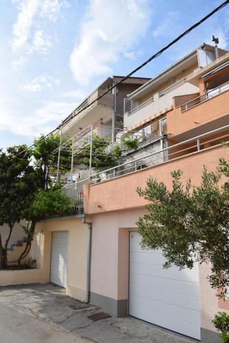Apartments with a parking space Podstrana Split - 15478 
