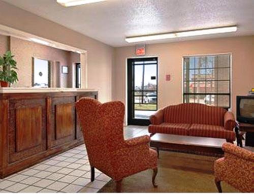 Days Inn by Wyndham Brownsville - image 7