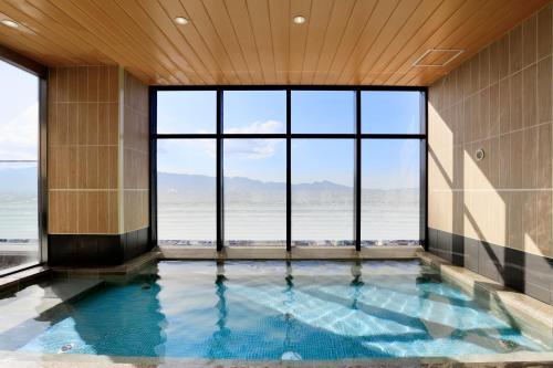 room detail thumbnail 1