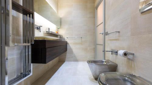 Rental in Rome Cosmopolitan hi-tech - image 4