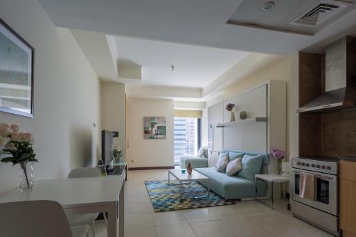Frank Porter - Goldcrest Views Dubai 