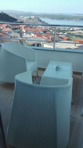 Two-Bedroom Apartment with Terrace and Sea View image 1