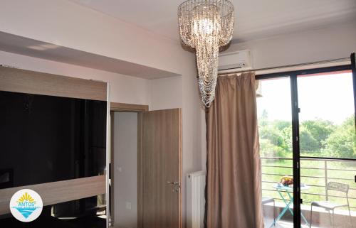 Antos Deluxe Apartment - image 3