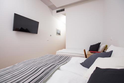 Dream Hotel - image 4
