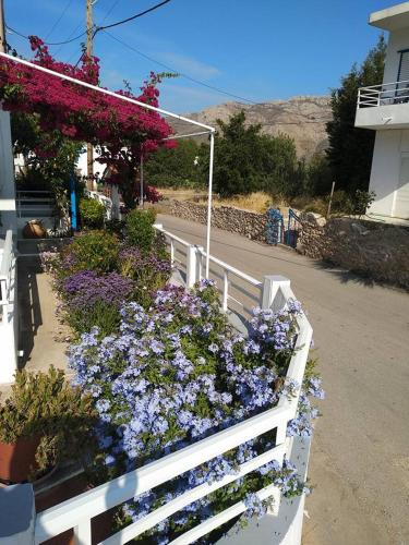  Georgias Rooms in Livadia