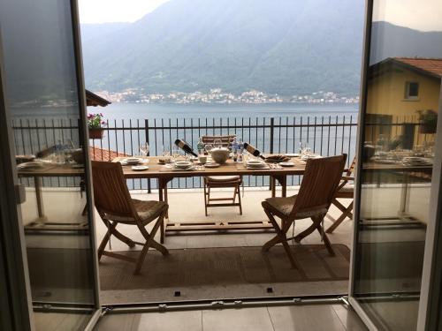 Colonno Panoramica Lago Di Como - Apartment - Colonno