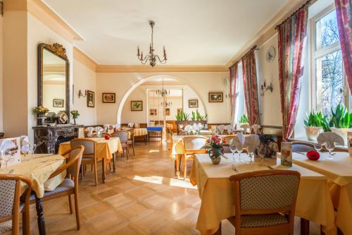 Logis Hotel Restaurant Remotel 3